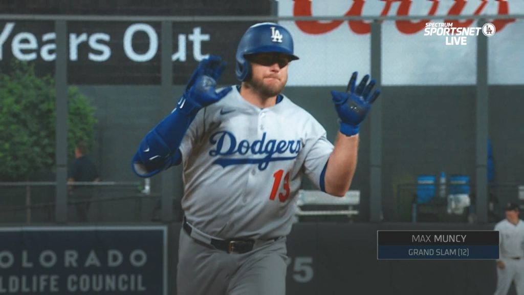 dat325u00eefmag7.jpg